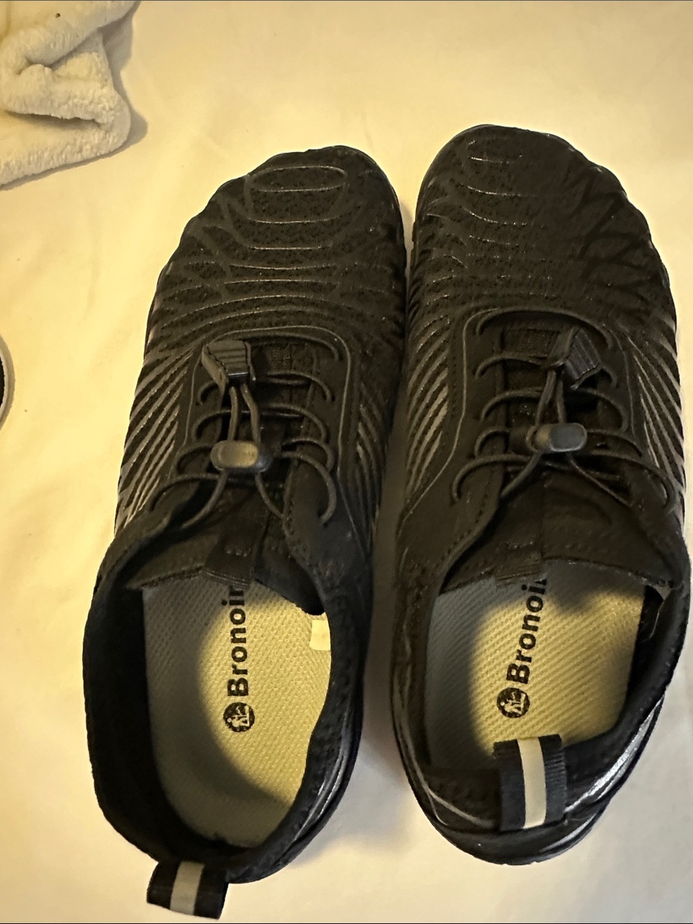 Women’s Slip-On Athletic Shoes in Black — Lightweight Comfort